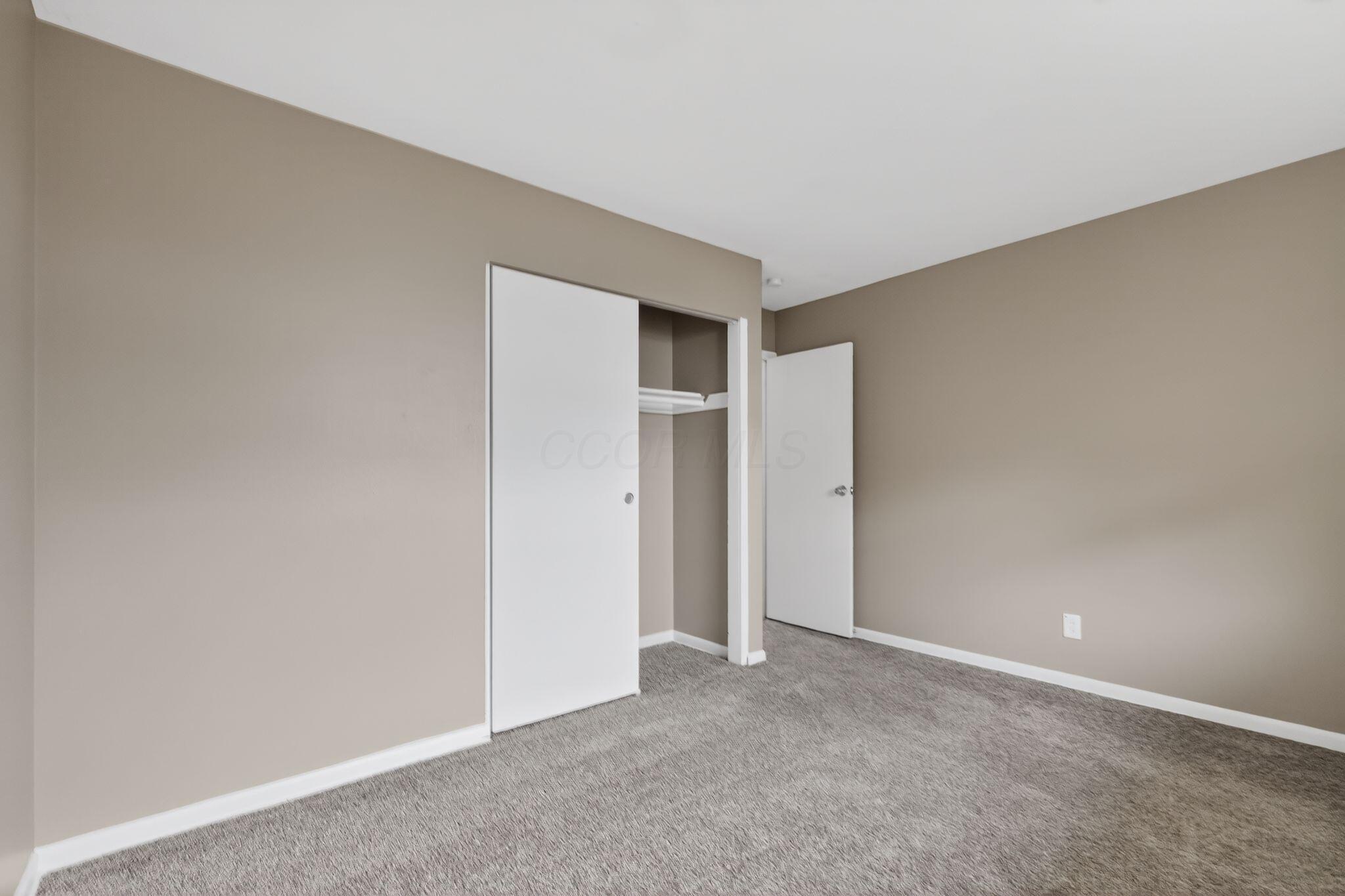 212 East Alcott Road Columbus, OH 43207 - Photo 15 of 31 20_212_E_Alcott_Rd_Columbus_OH_43207-Bed