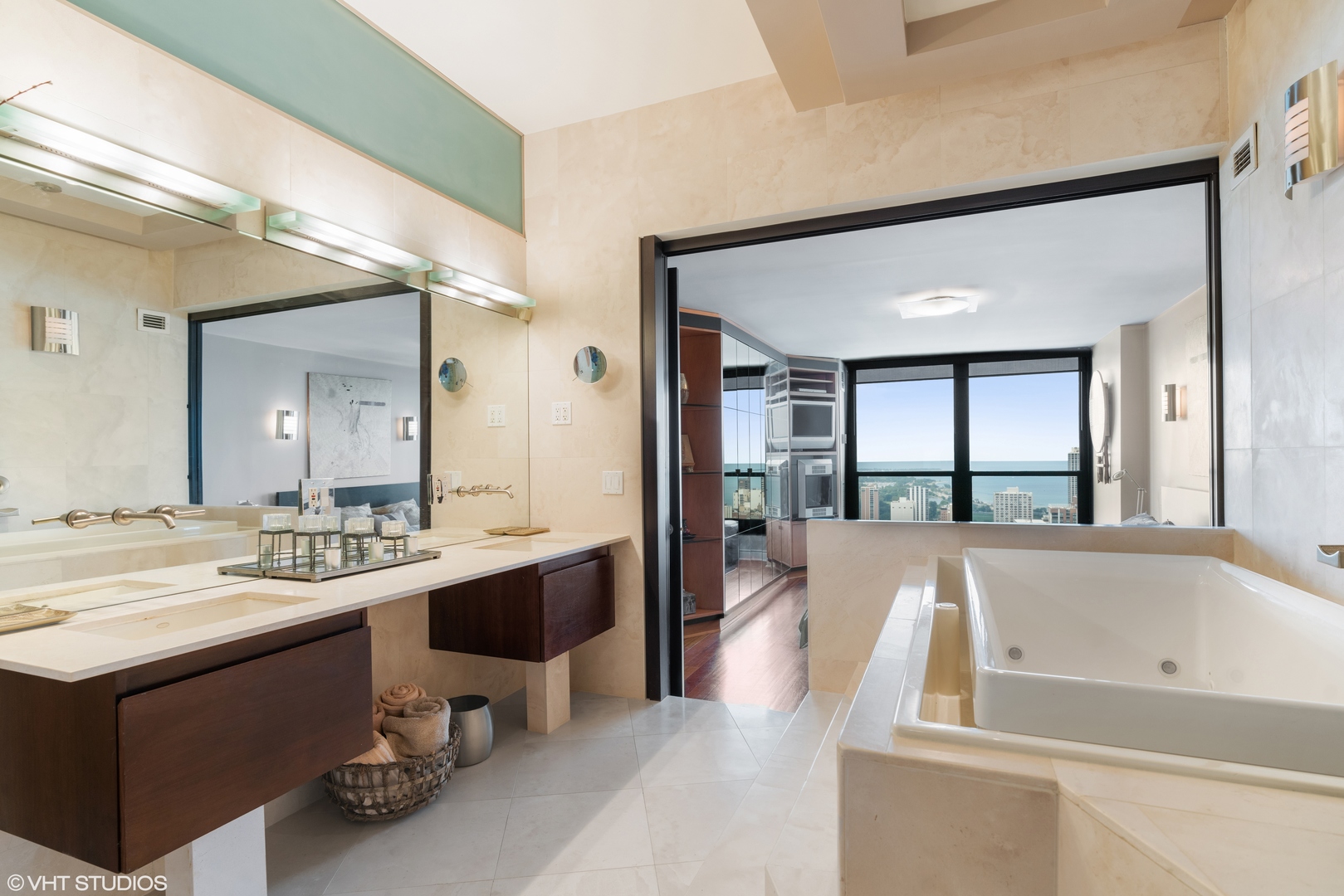 1030 North State Street, Unit 39B Chicago, IL 60610 - Photo 18 of 23 a large bathroom with a large tub and sink