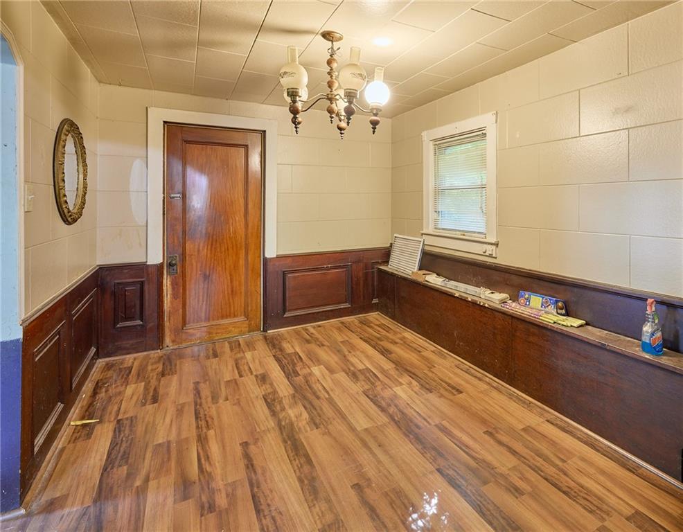 106-108 Davis Road Sewickley, PA 15143 - Photo 22 of 28 106 Davis - Diningroom