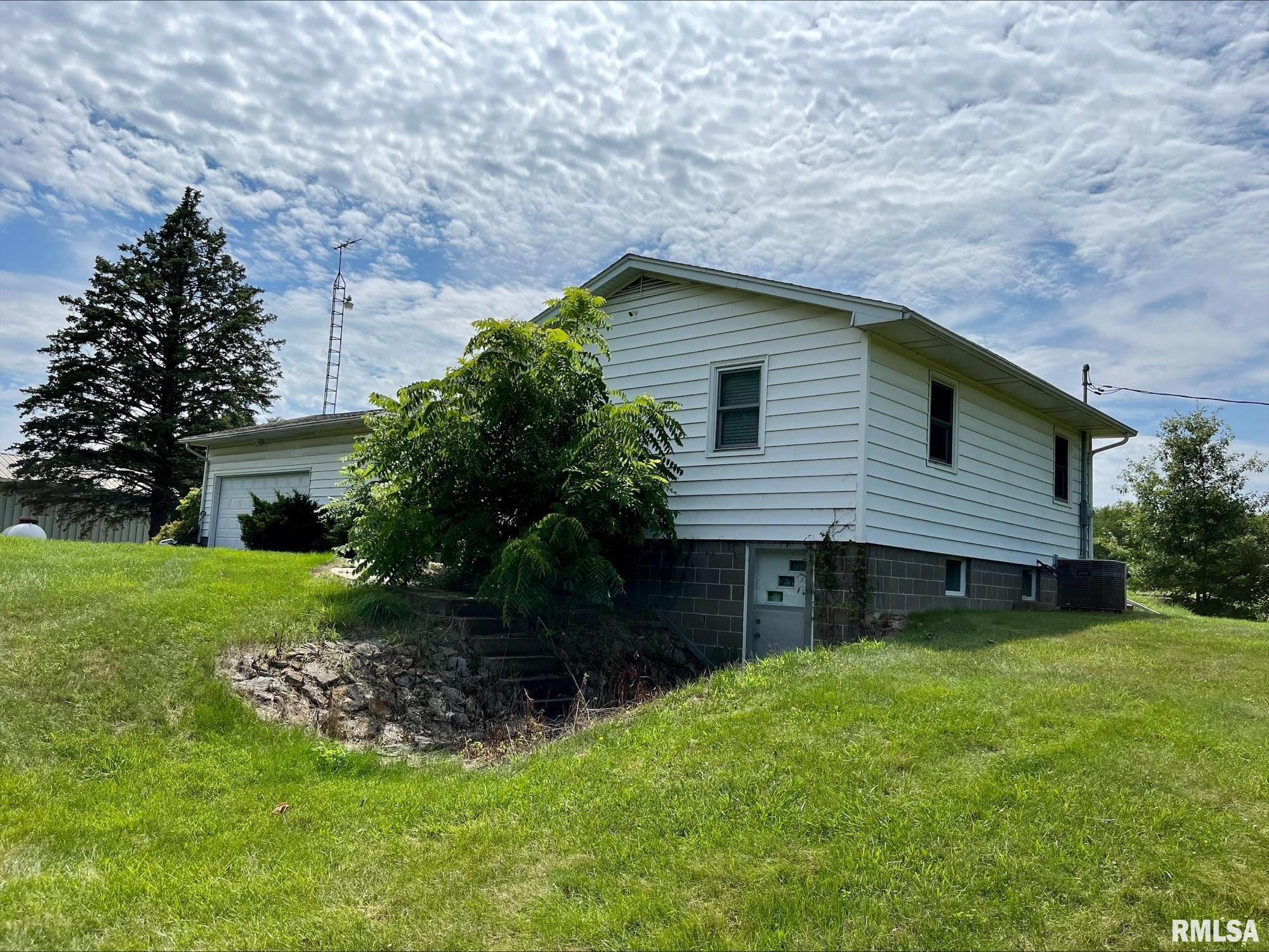 2390 Highway 150 Rio, IL 61472 - Photo 7 of 19