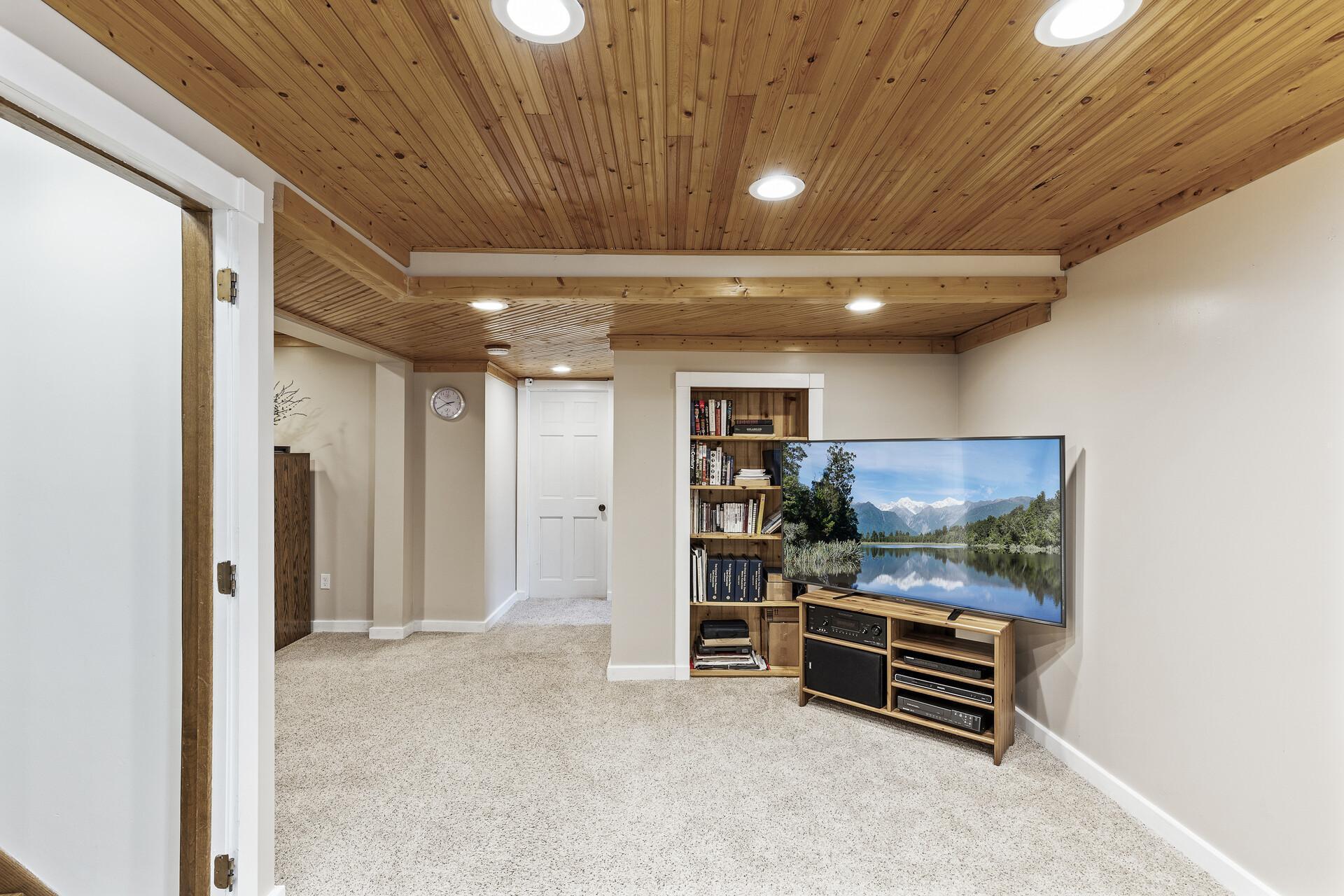 9932 Oxborough Road Bloomington, MN 55437 - Photo 34 of 50 Gallery Image 34