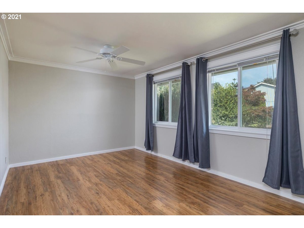 21223 Southwest Rock Road Beaverton, OR 97003 - Photo 13 of 32 Gallery Image 13