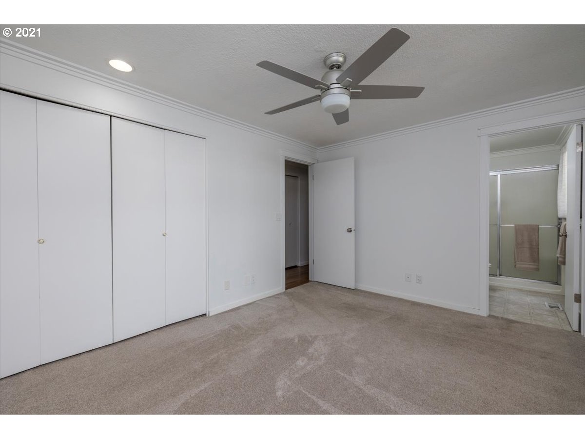21223 Southwest Rock Road Beaverton, OR 97003 - Photo 15 of 32 Gallery Image 15