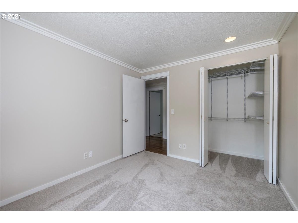 21223 Southwest Rock Road Beaverton, OR 97003 - Photo 19 of 32 Gallery Image 19