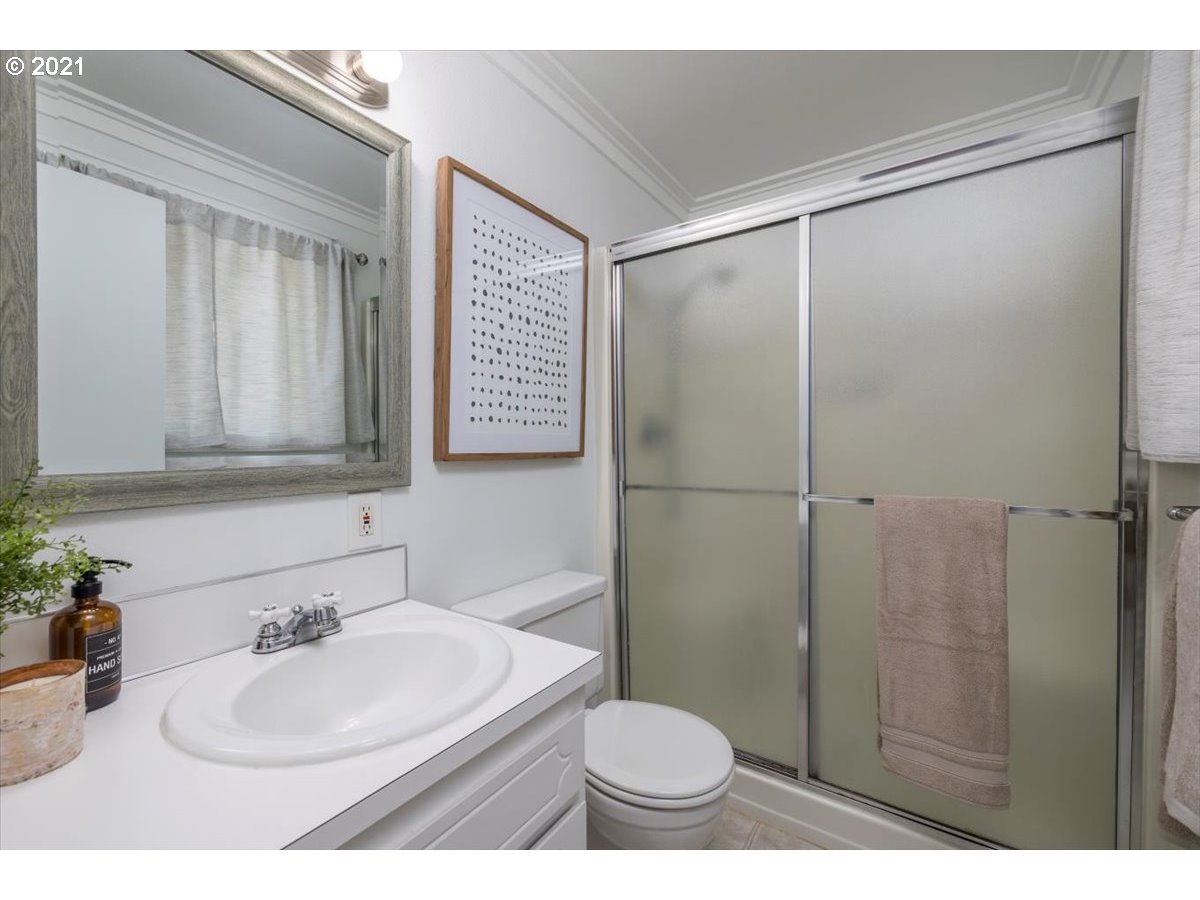 21223 Southwest Rock Road Beaverton, OR 97003 - Photo 20 of 32 Gallery Image 20