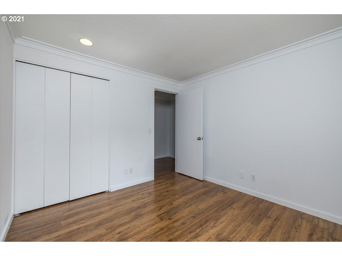 21223 Southwest Rock Road Beaverton, OR 97003 - Photo 22 of 32 Gallery Image 22