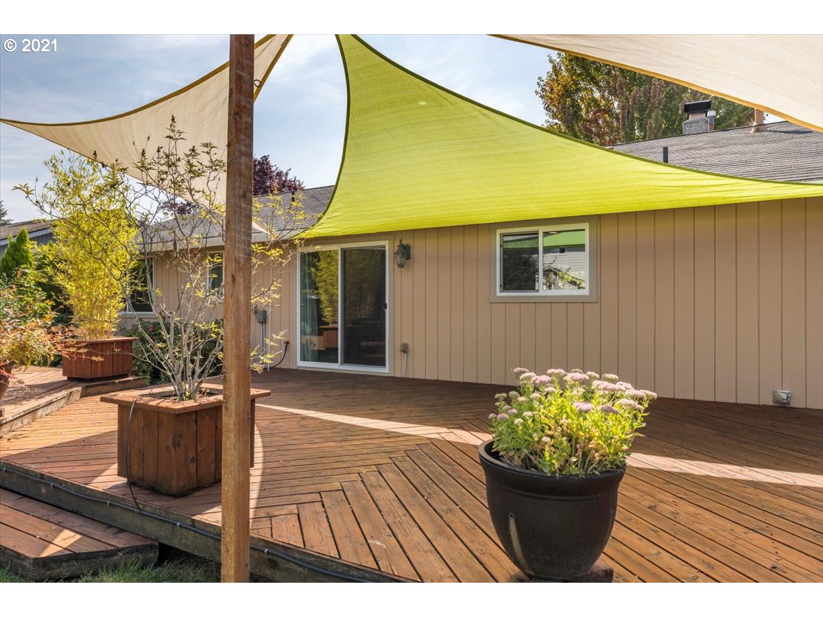 21223 Southwest Rock Road Beaverton, OR 97003 - Photo 28 of 32 Gallery Image 28