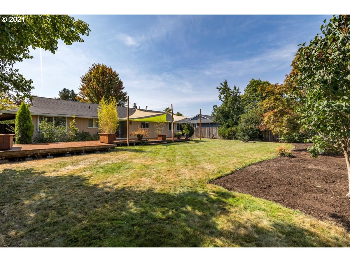 21223 Southwest Rock Road Beaverton, OR 97003 - Photo 29 of 32 Gallery Image 29