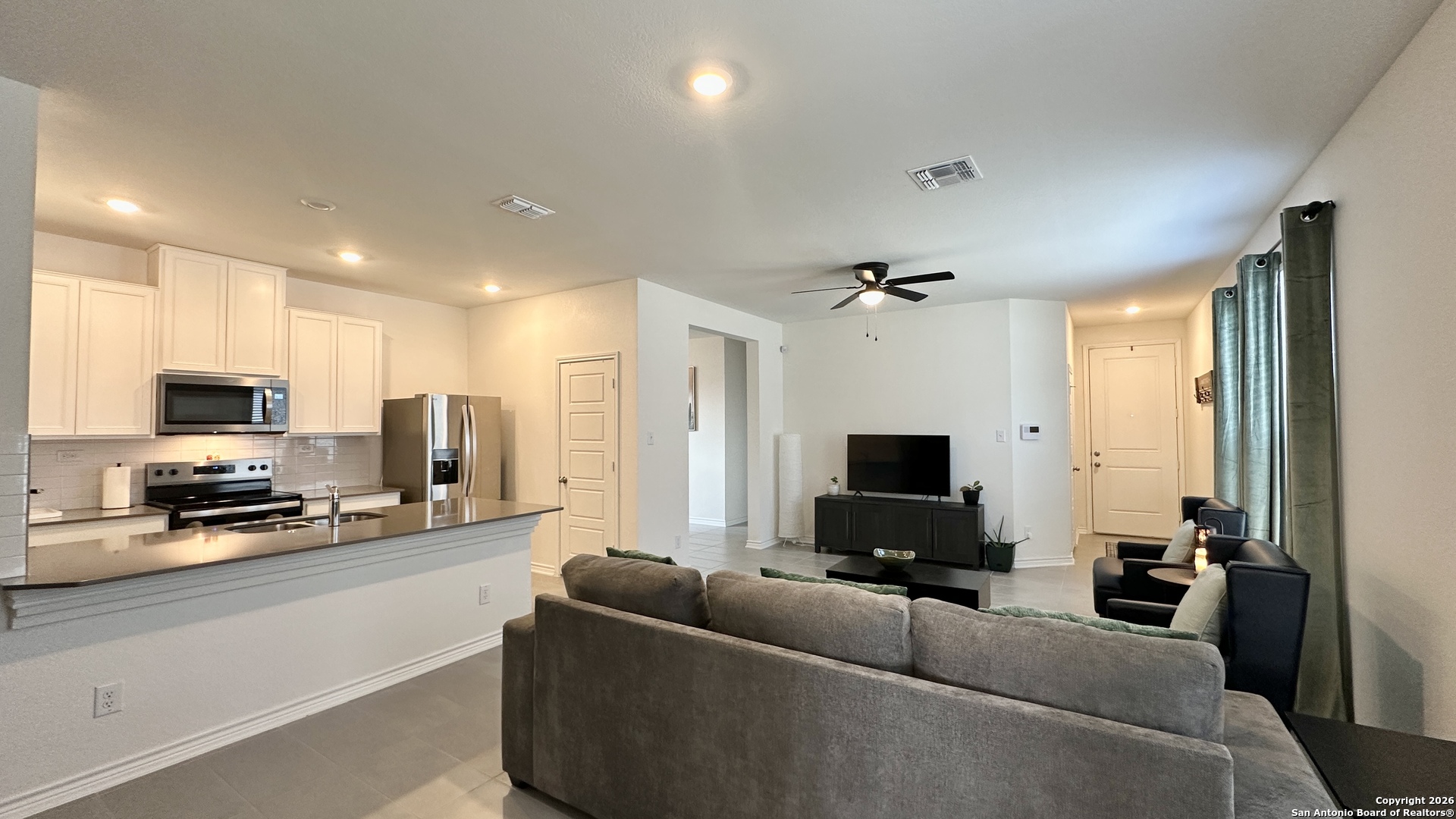 11522 Hocus Pocus San Antonio, TX 78245 - Photo 7 of 14