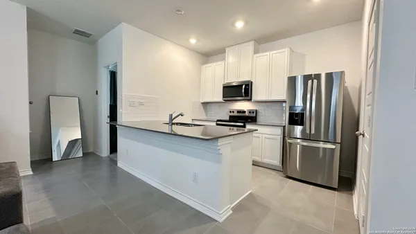 $1,600 | 11522 Hocus Pocus, San Antonio, TX 78245