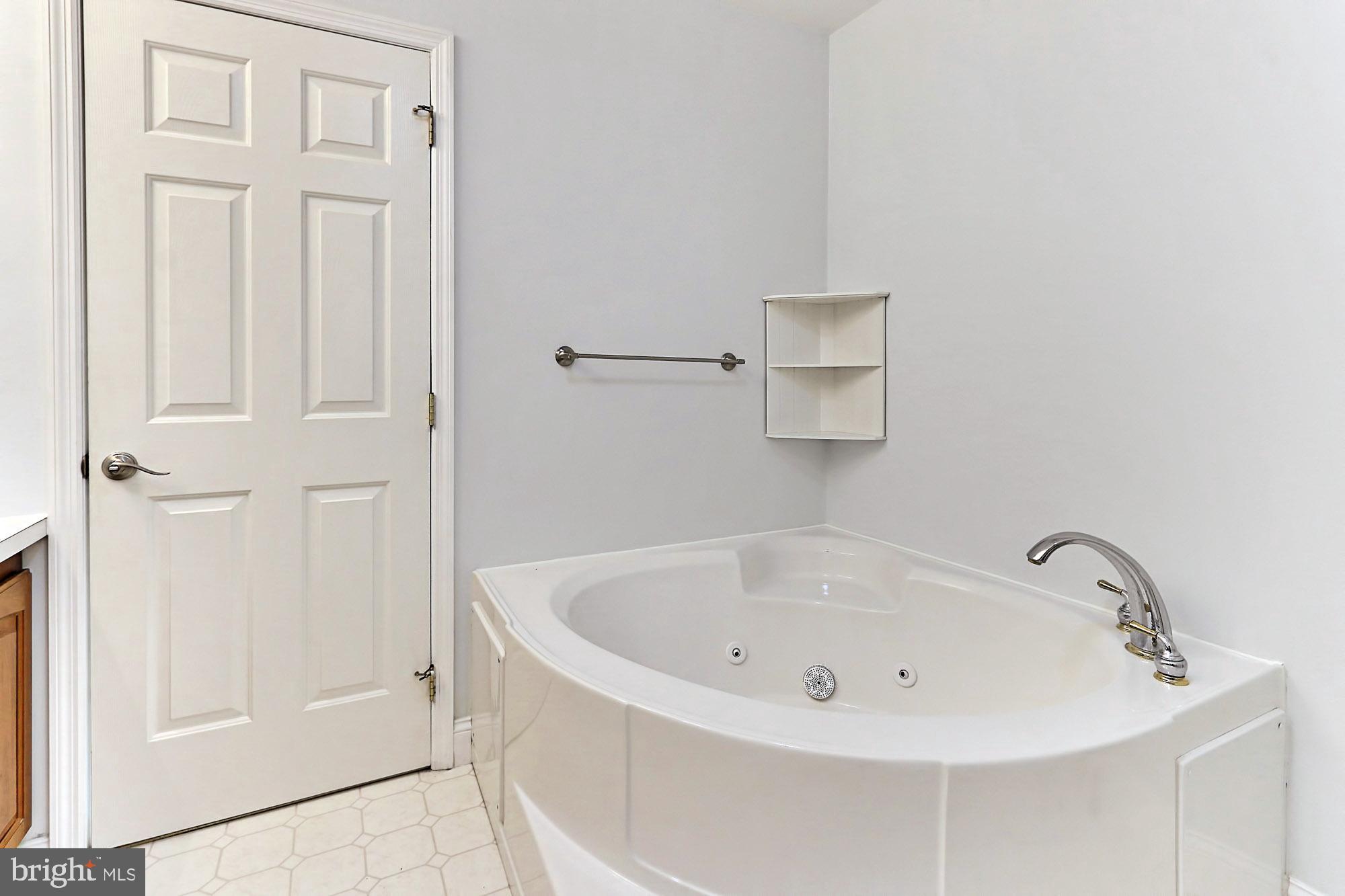 38834 Lime Kiln Road Leesburg, VA 20175 - Photo 31 of 57 Master Bath
