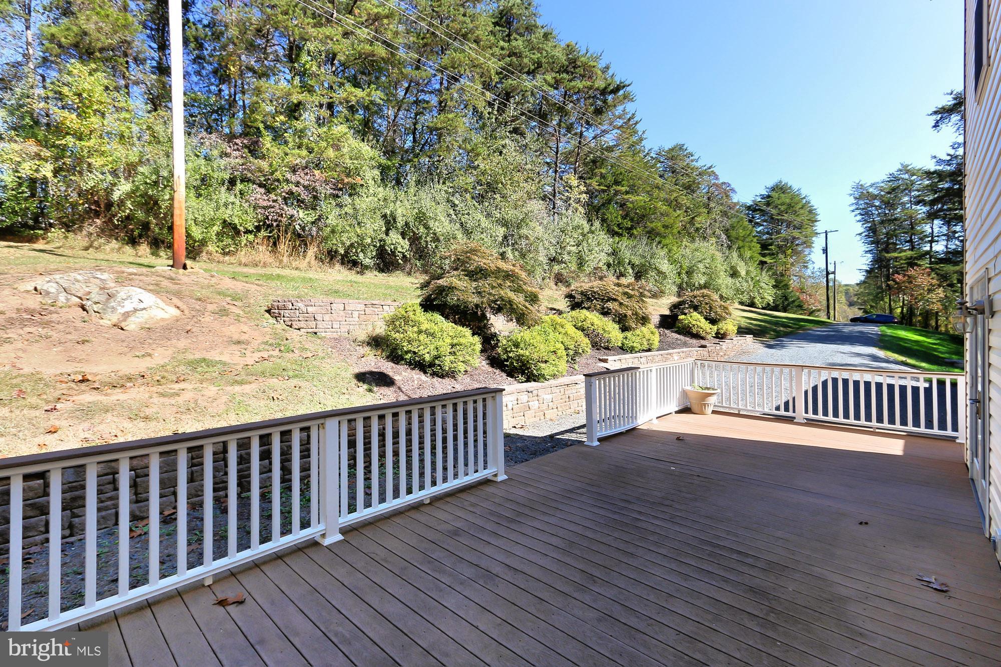 38834 Lime Kiln Road Leesburg, VA 20175 - Photo 43 of 57 Deck