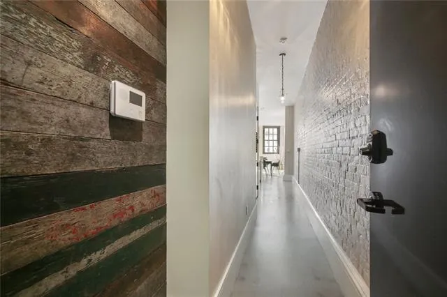 $2,500 | 207 North Peters Street, Unit 11, New Orleans, LA 70130