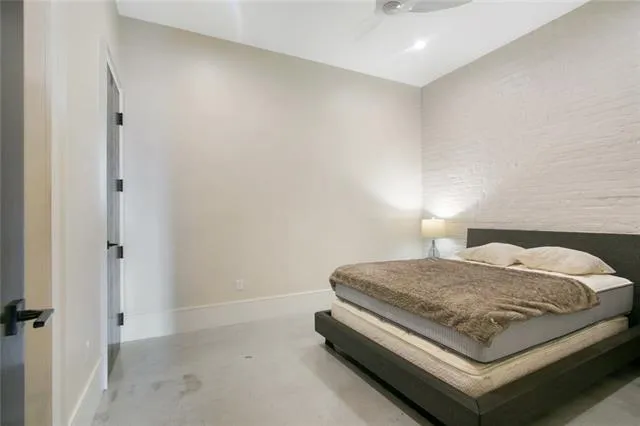 $2,500 | 207 North Peters Street, Unit 11, New Orleans, LA 70130