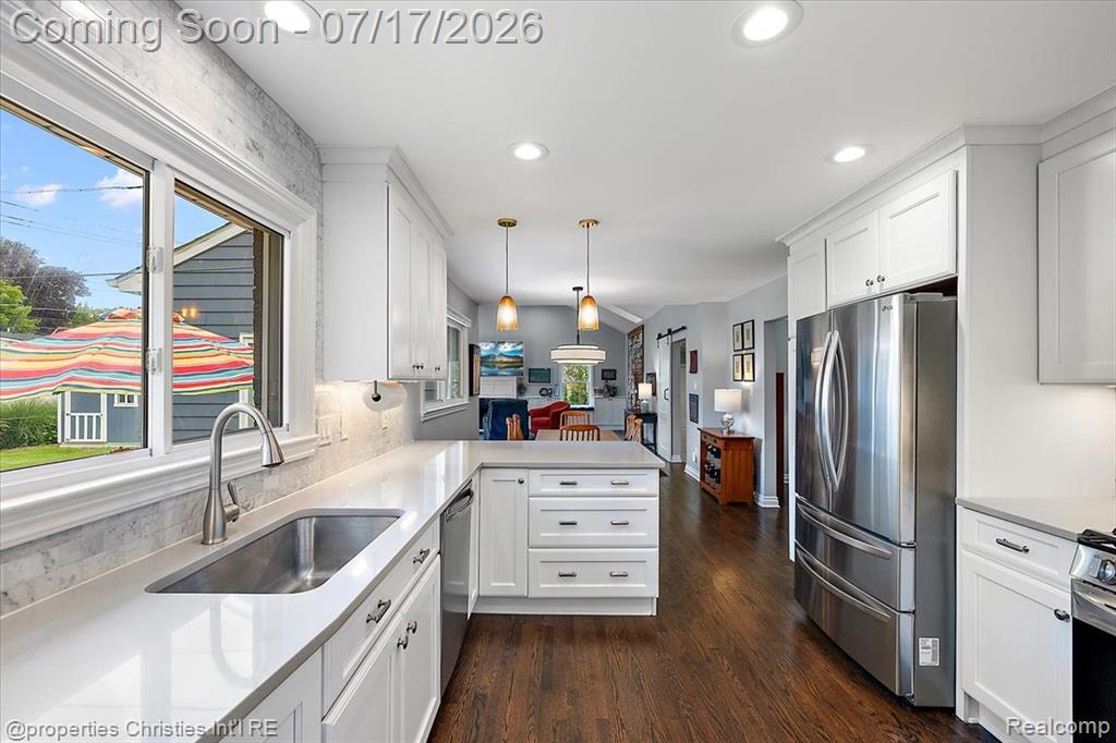18244 Beverly Road Beverly Hills, MI 48025 - Photo 37 of 80