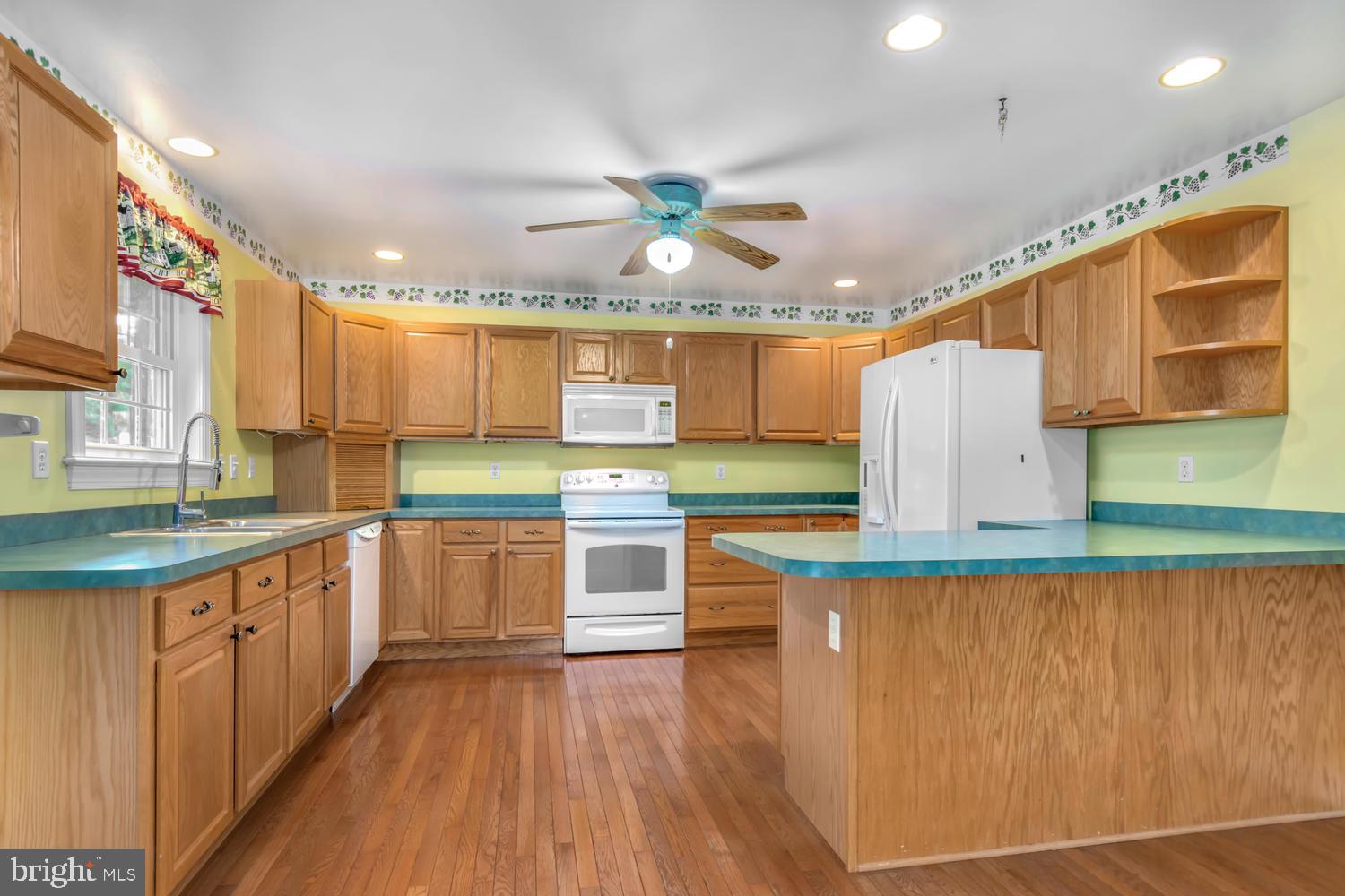 108 Ruthsburg Drive Centreville, MD 21617 - Photo 5 of 39 TONS OF COUNTER SPACE AND CABINETS