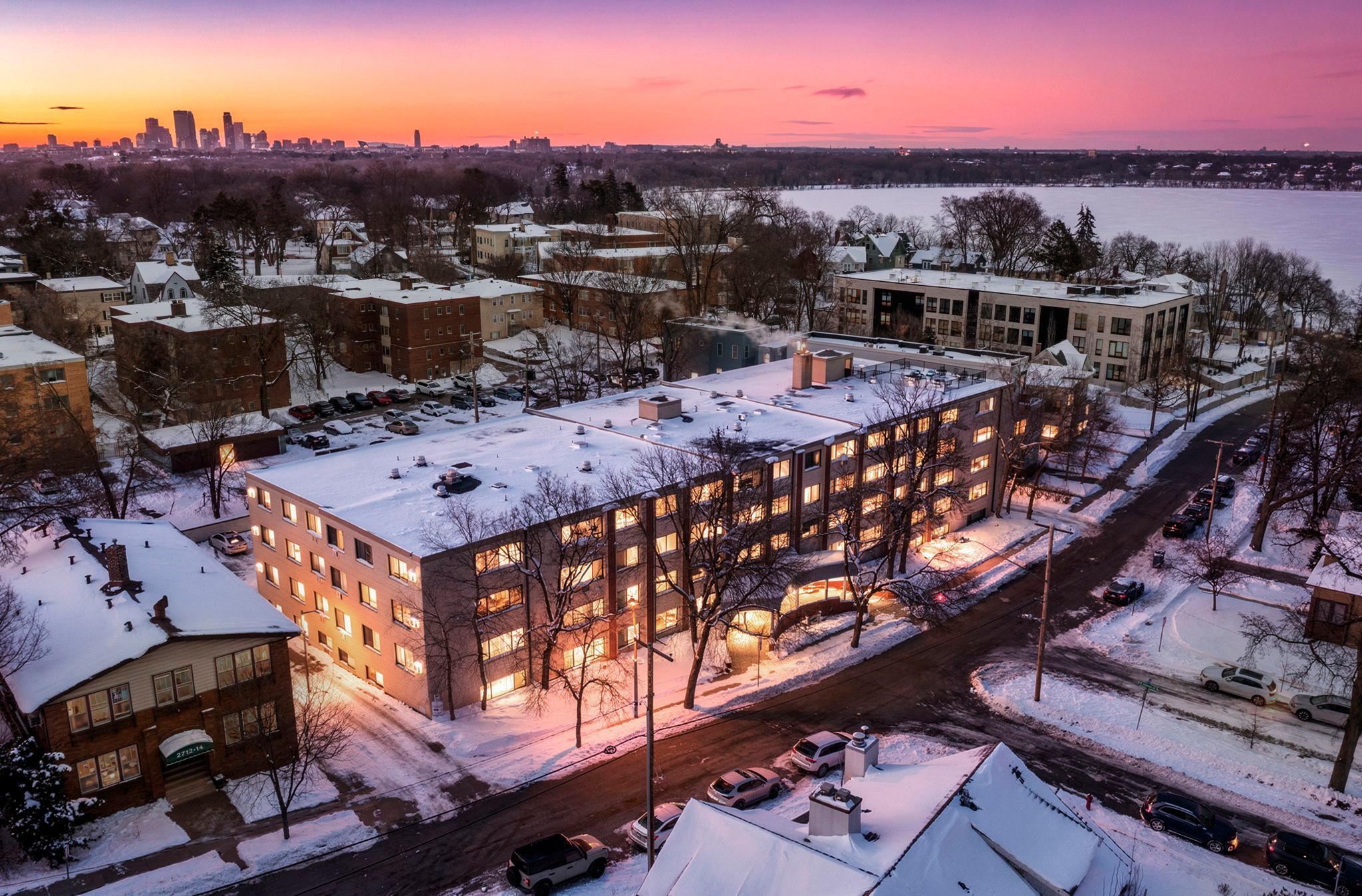 2700 West 44th Street, Unit 403 Minneapolis, MN 55410 - Photo 1 of 50