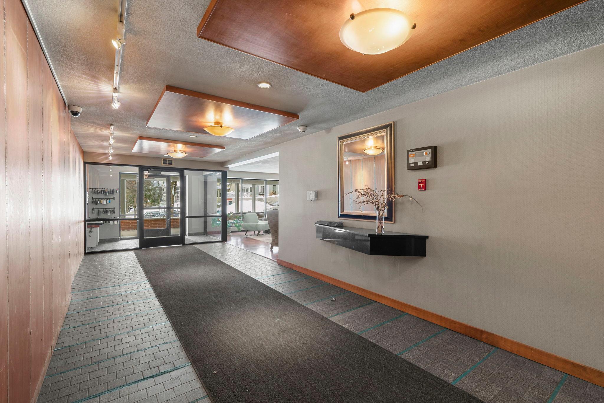2700 West 44th Street, Unit 403 Minneapolis, MN 55410 - Photo 12 of 50