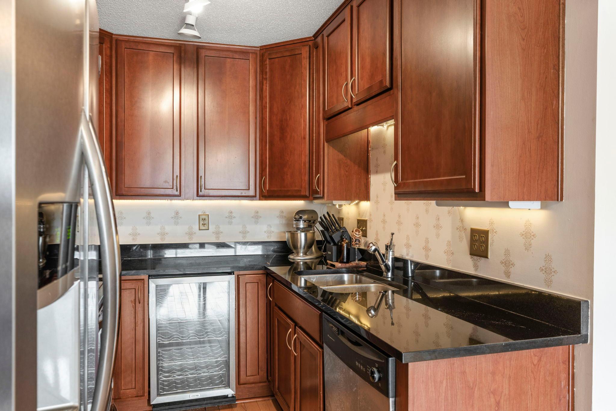 2700 West 44th Street, Unit 403 Minneapolis, MN 55410 - Photo 17 of 50