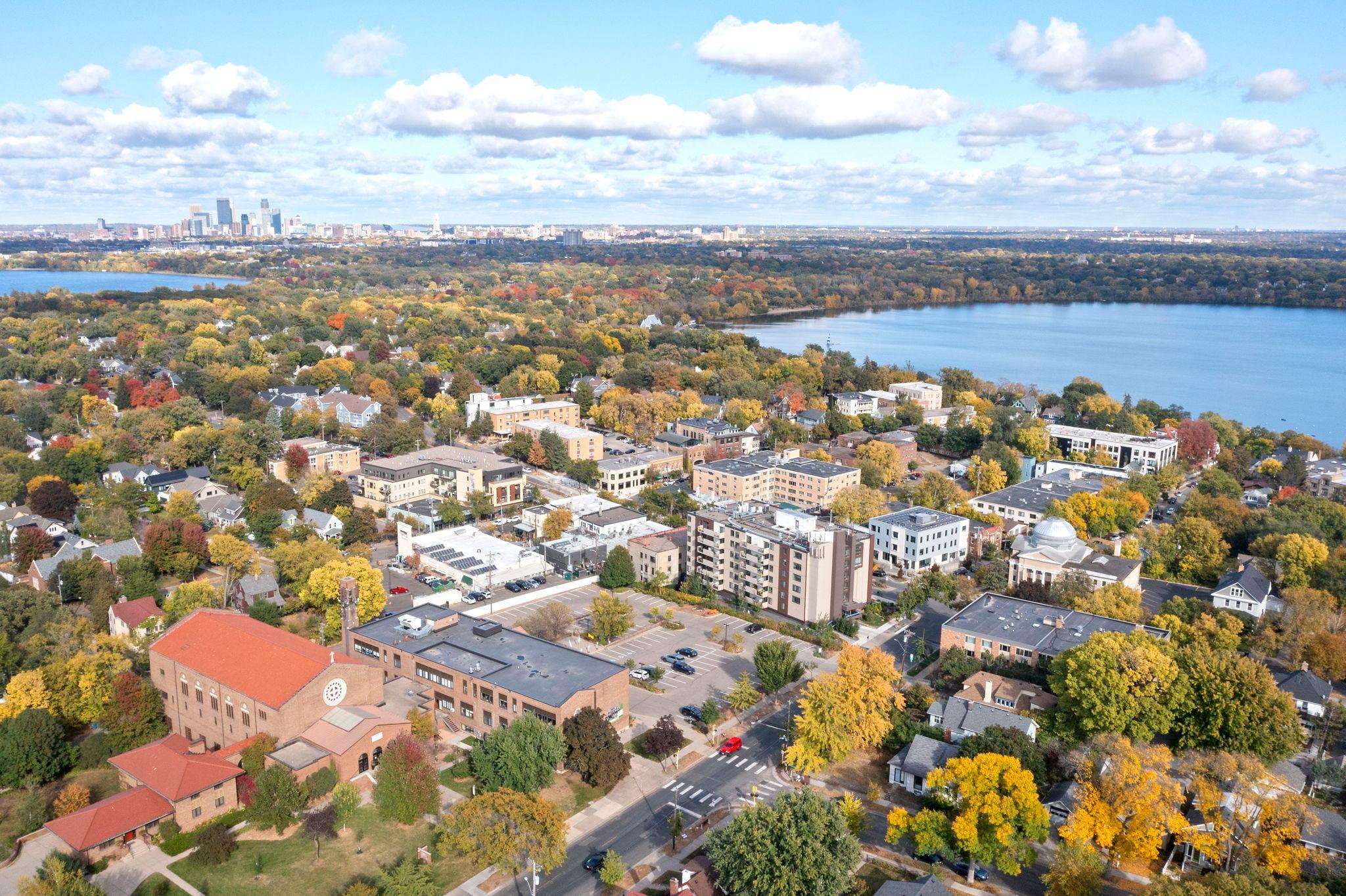 2700 West 44th Street, Unit 403 Minneapolis, MN 55410 - Photo 3 of 50