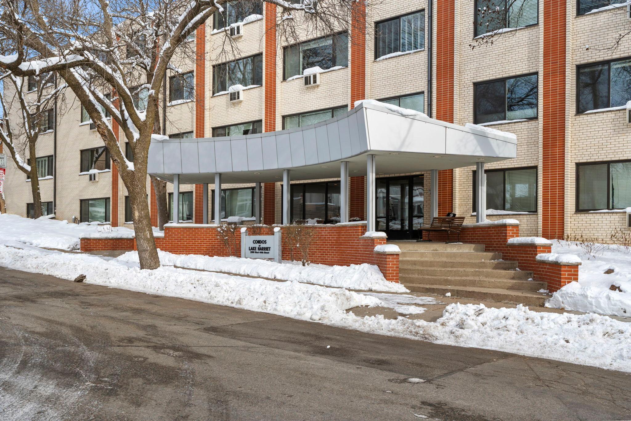 2700 West 44th Street, Unit 403 Minneapolis, MN 55410 - Photo 8 of 50