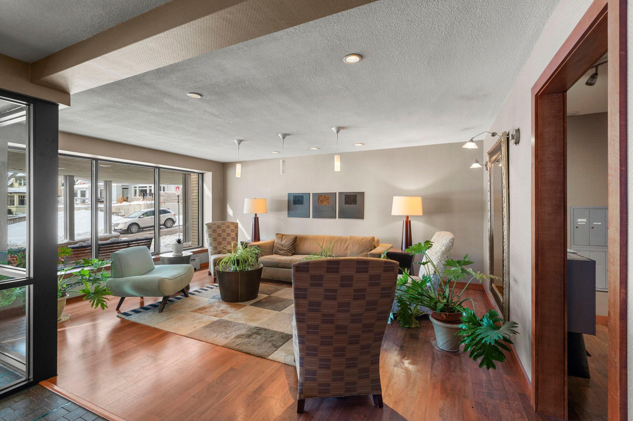 2700 West 44th Street, Unit 403 Minneapolis, MN 55410 - Photo 10 of 50