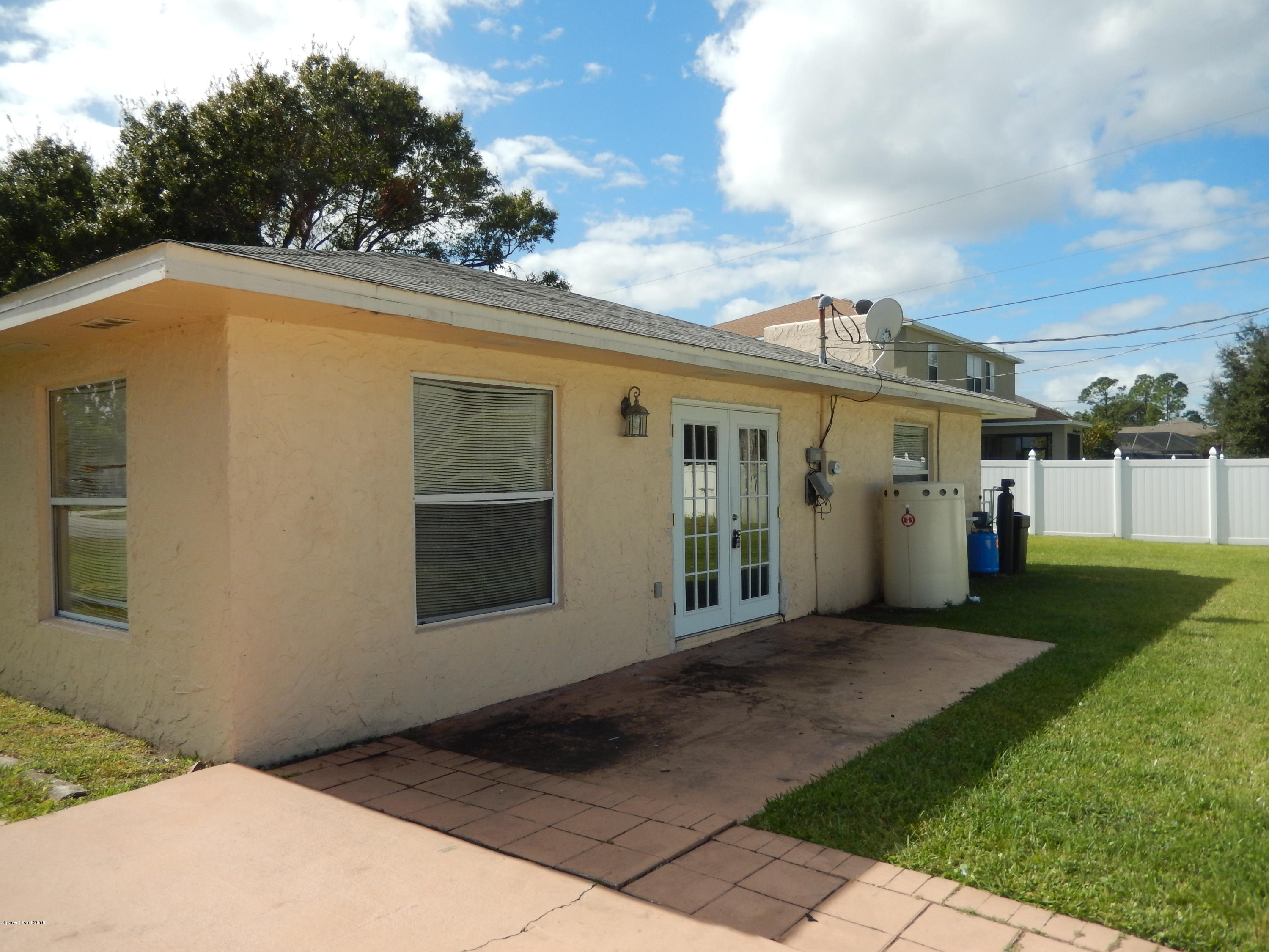 184 Benchor Road Northwest Palm Bay, FL 32907 - Photo 3 of 18 DSCN0605