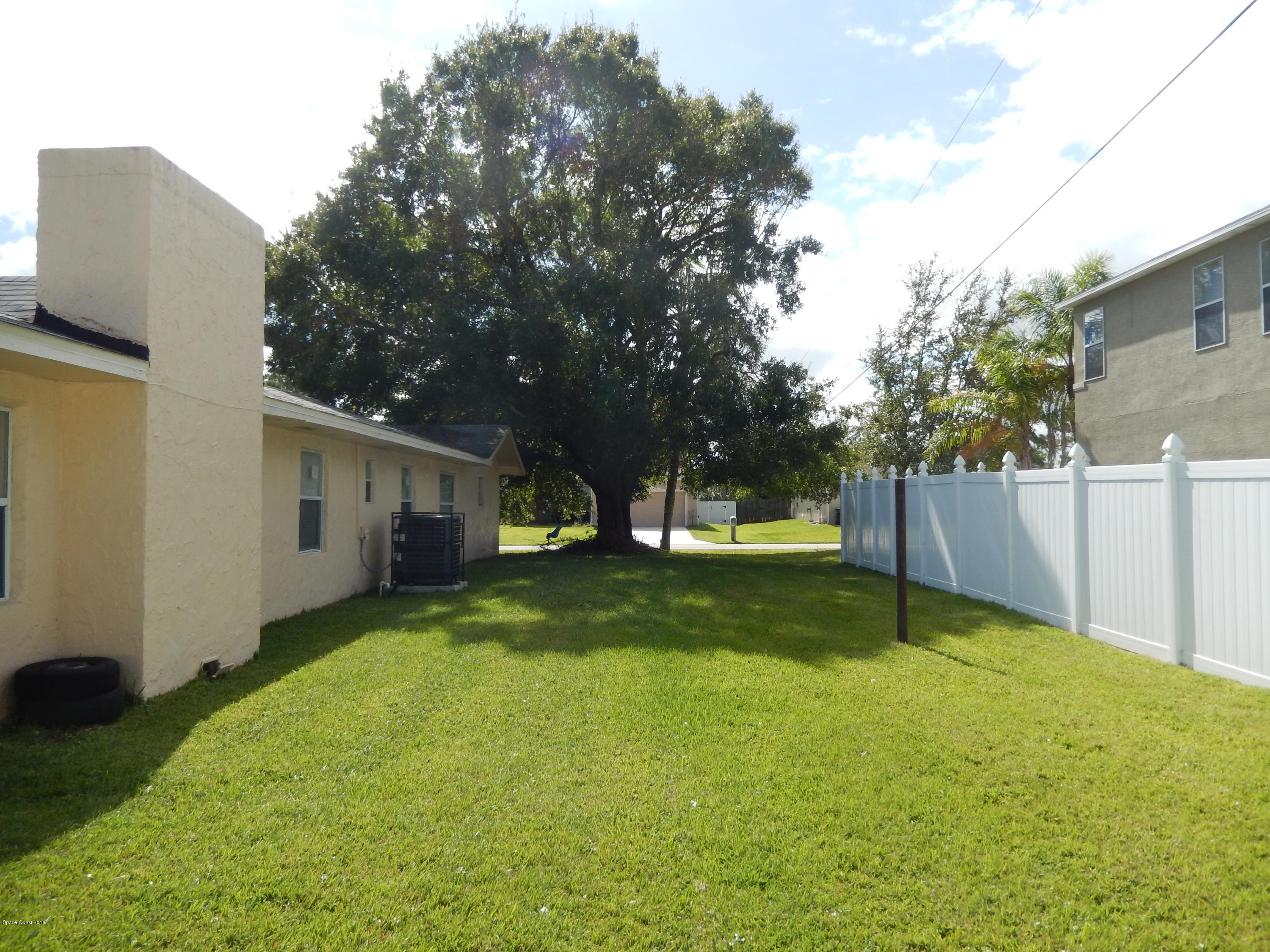 184 Benchor Road Northwest Palm Bay, FL 32907 - Photo 4 of 18 DSCN0608