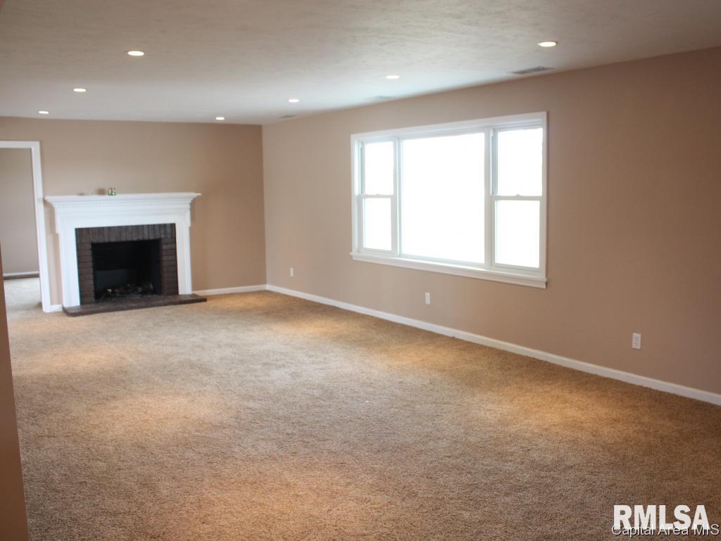 320 Meadowbrook Road Springfield, IL 62711 - Photo 3 of 13