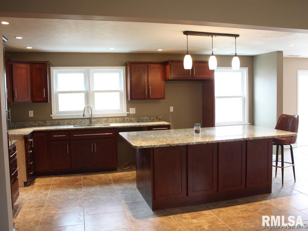 320 Meadowbrook Road Springfield, IL 62711 - Photo 4 of 13