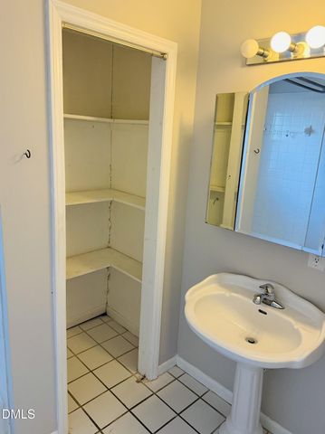 $600,000 | 202 West Chatham Street, Apex, NC 27502