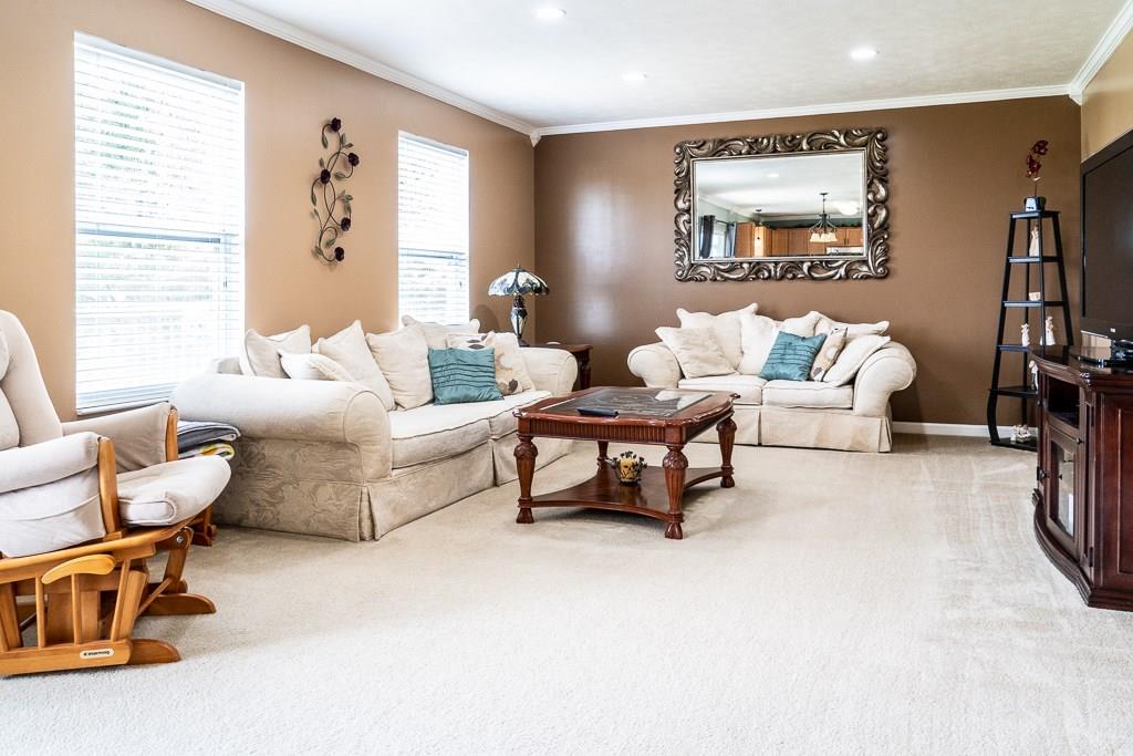 106 Walnut Drive McKees Rocks, PA 15136 - Photo 2 of 13 Gallery Image 2