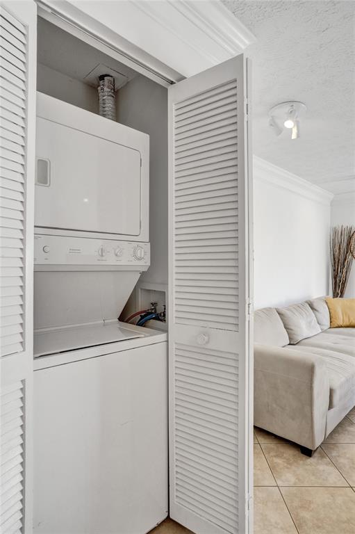 1415 Miami Road, Unit B Fort Lauderdale, FL 33316 - Photo 21 of 59 a utility room with dryer and washer