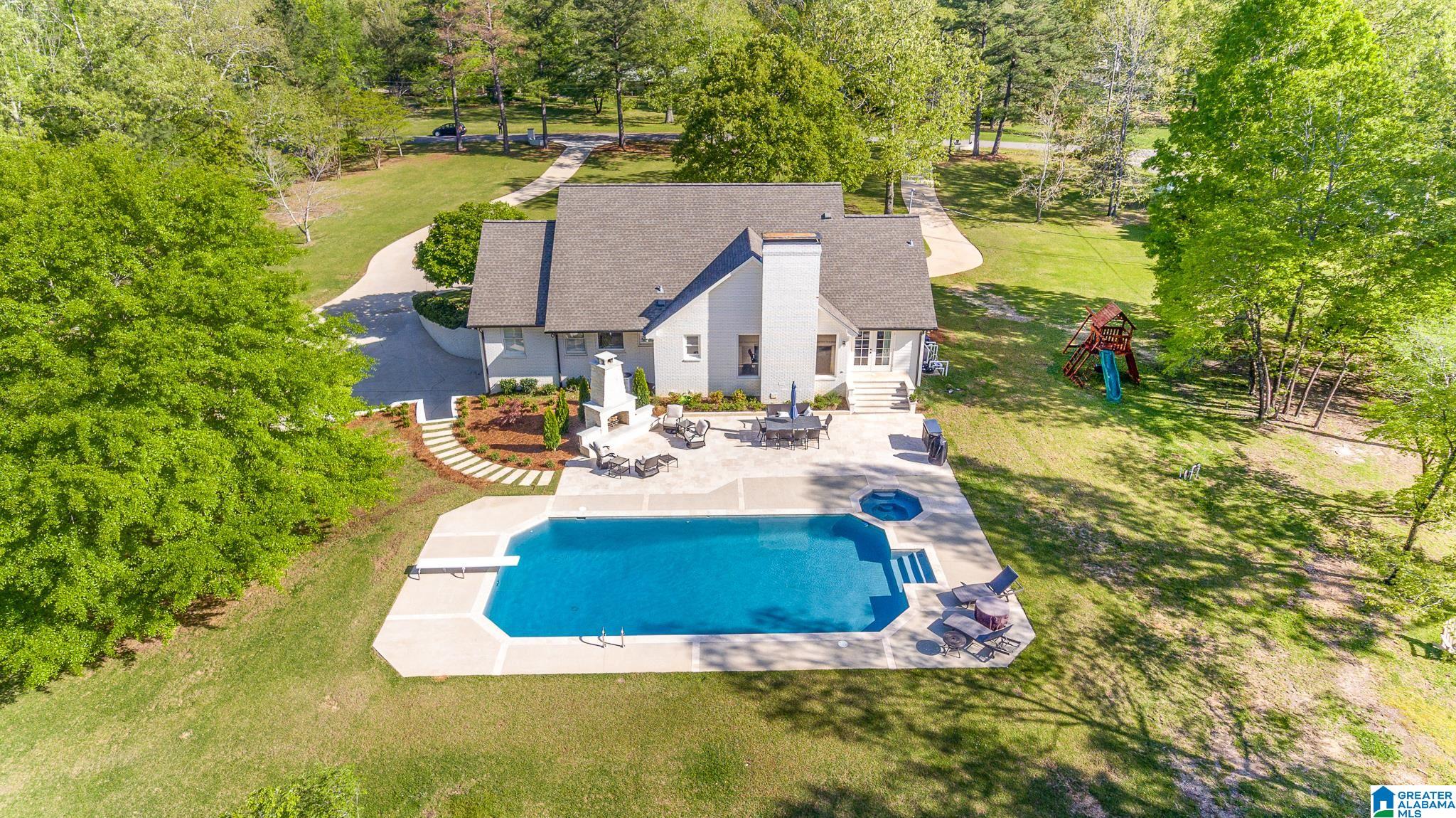 640 Valley View Road Pelham, AL 35124 - Photo 3 of 41