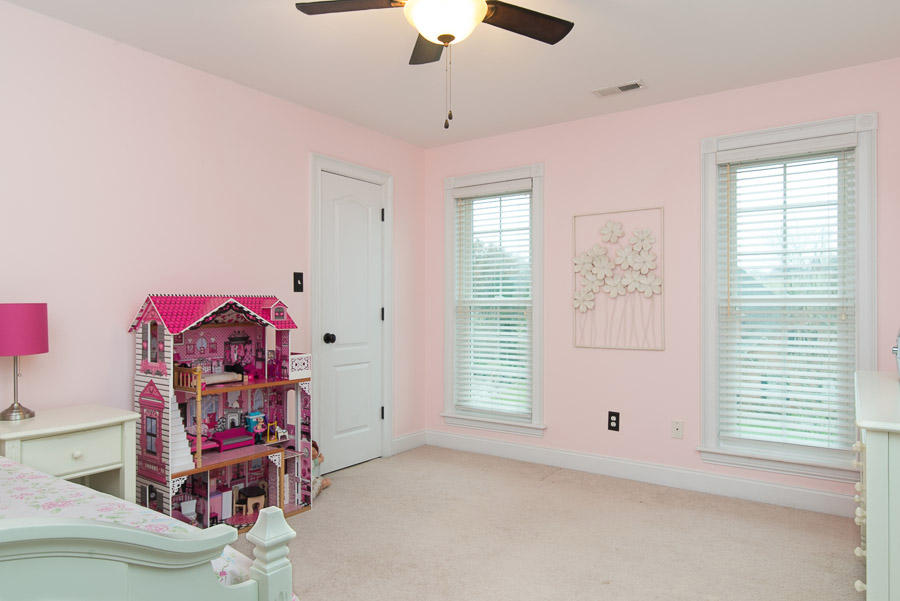 530 Gwinhurst Road Knoxville, TN 37934 - Photo 19 of 35 Bedroom w/Jack and Jill Bathroom