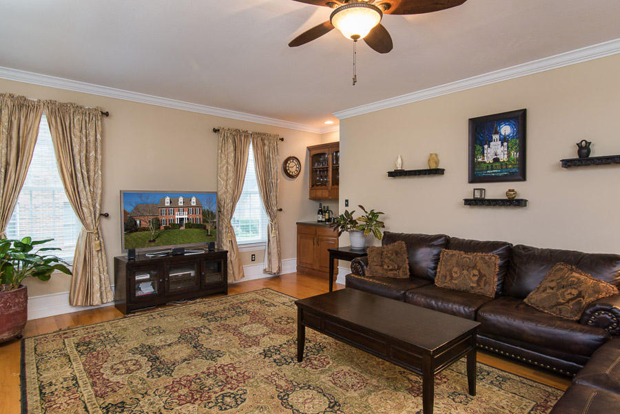530 Gwinhurst Road Knoxville, TN 37934 - Photo 8 of 35 Family Room