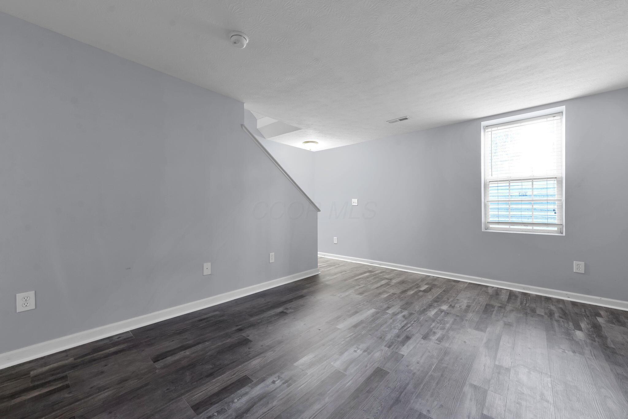 8326 Bruntsfield Road Columbus, OH 43235 - Photo 17 of 25 19-web-or-mls-8326-bruntsfield-rd