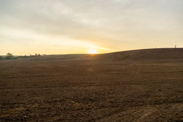 $496,400 | West 73rd Street, Orrick, MO 64077