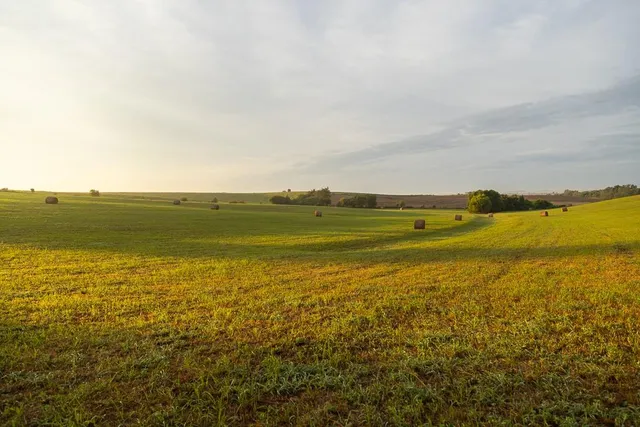 $496,400 | West 73rd Street, Orrick, MO 64077