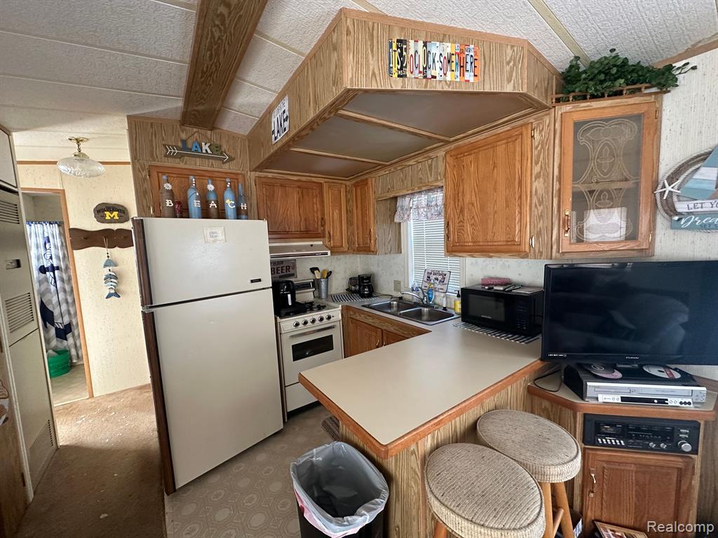 10001 Goodall Road, Unit 48 Durand, MI 48429 - Photo 11 of 16