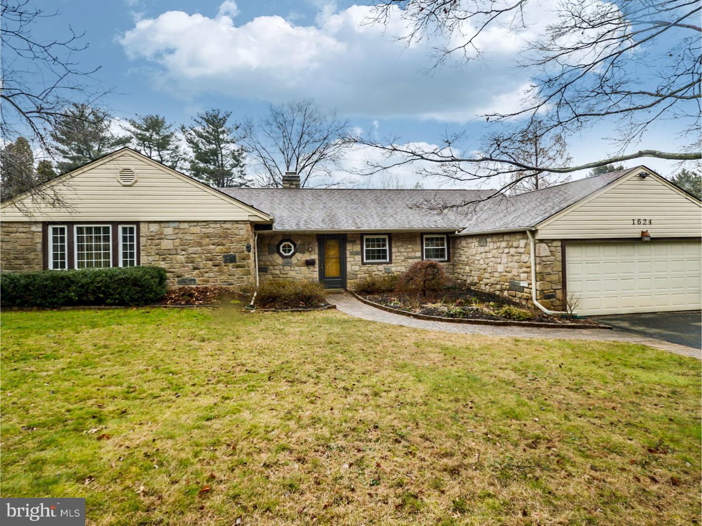 1624 Huntingdon Road Abington, PA 19001 - Photo 1 of 20 Gallery Image 1