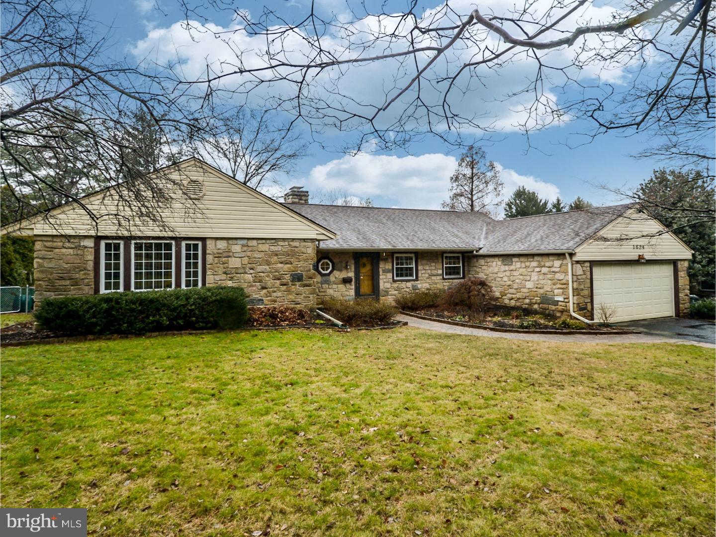 1624 Huntingdon Road Abington, PA 19001 - Photo 2 of 20 Gallery Image 2