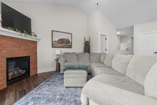 $375,000 | 245 Auseon Court, Hillsdale, MI 49242