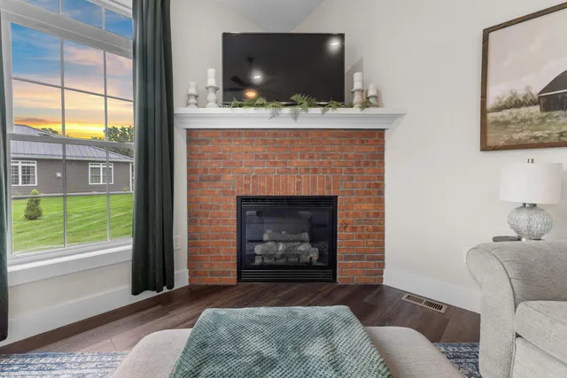 $375,000 | 245 Auseon Court, Hillsdale, MI 49242