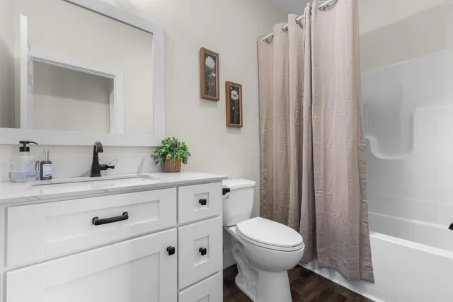 $375,000 | 245 Auseon Court, Hillsdale, MI 49242