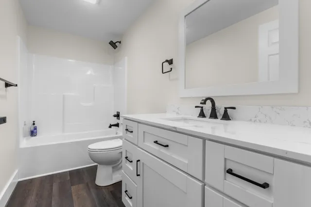 $375,000 | 245 Auseon Court, Hillsdale, MI 49242