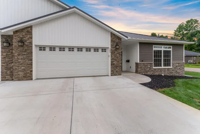 $375,000 | 245 Auseon Court, Hillsdale, MI 49242