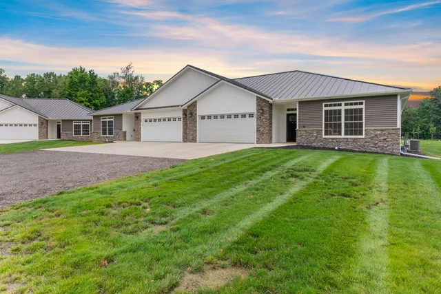 $375,000 | 245 Auseon Court, Hillsdale, MI 49242