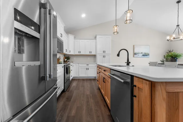 $375,000 | 245 Auseon Court, Hillsdale, MI 49242