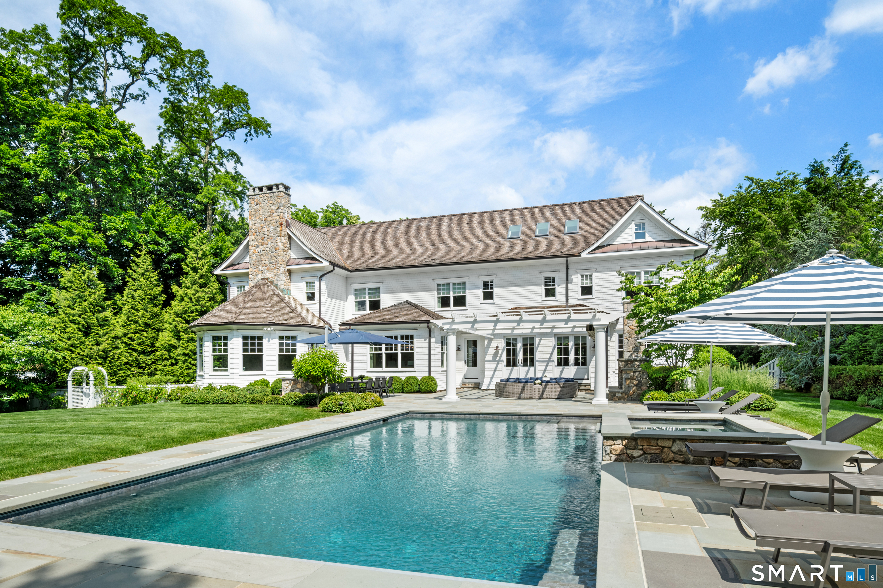 124 Hillandale Road Westport, CT 06880 - Photo 3 of 40